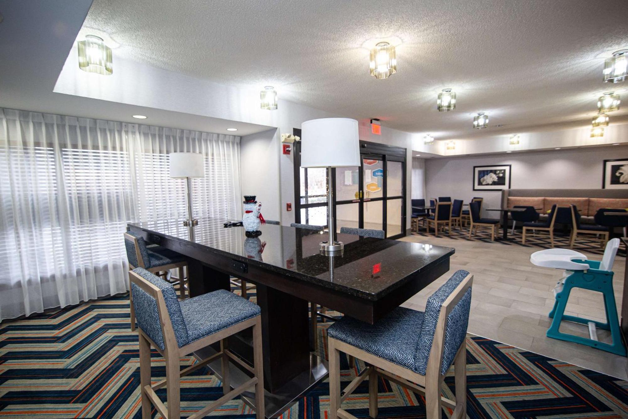 Hampton Inn Atlanta/Пічтрі-Сіті Екстер'єр фото